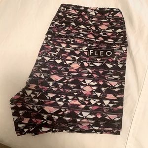FLEO PHR Plum Triangles